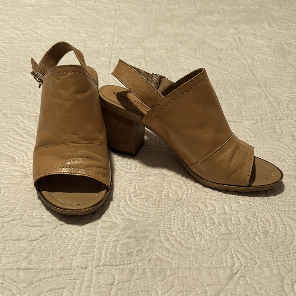 LAST CHANCE! Tan Leather Women's Sandals with Block Heels 7.5 FINAL MARKDOWN